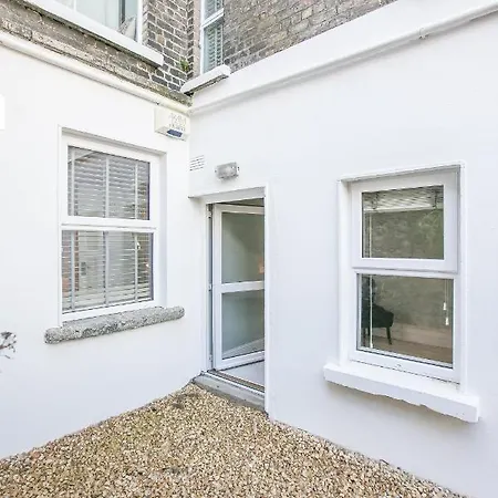 Pearse Street Gardens شقة *